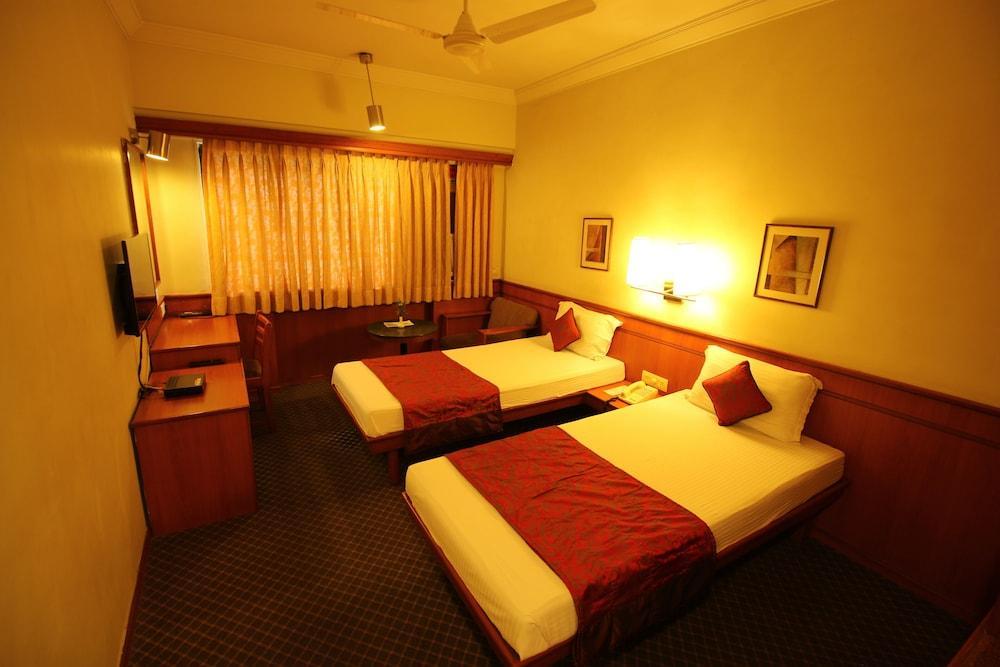 Hotel Skylon Ahmedabad Exterior foto