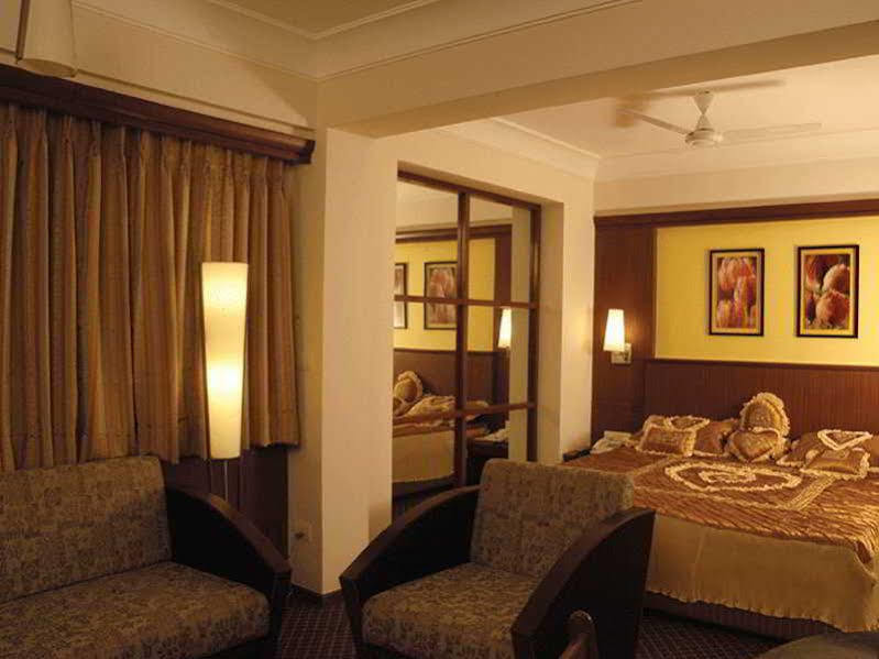 Hotel Skylon Ahmedabad Exterior foto